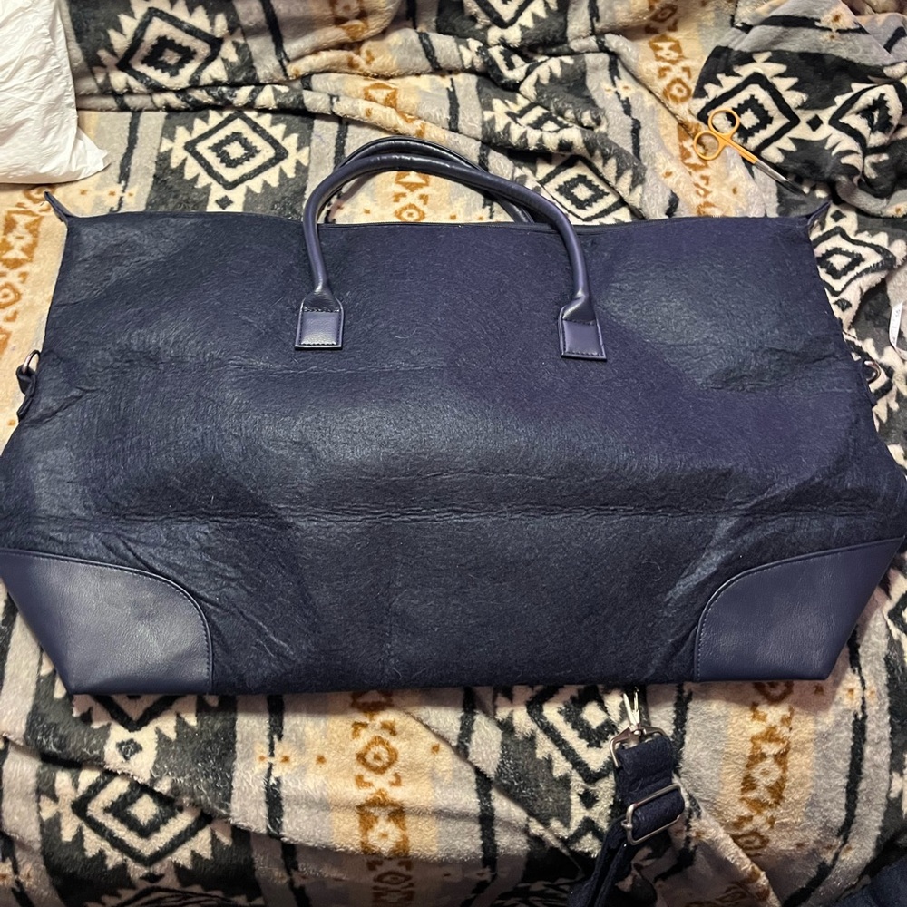 Designer Shoe Warehouse NWOT Blue Duffel Bag with Detachable Strap
